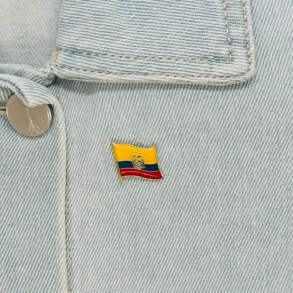 ✨Ecuadorian Flag Enamel Pin Yellow Blue Red Broch Patriotic National Emblem✨